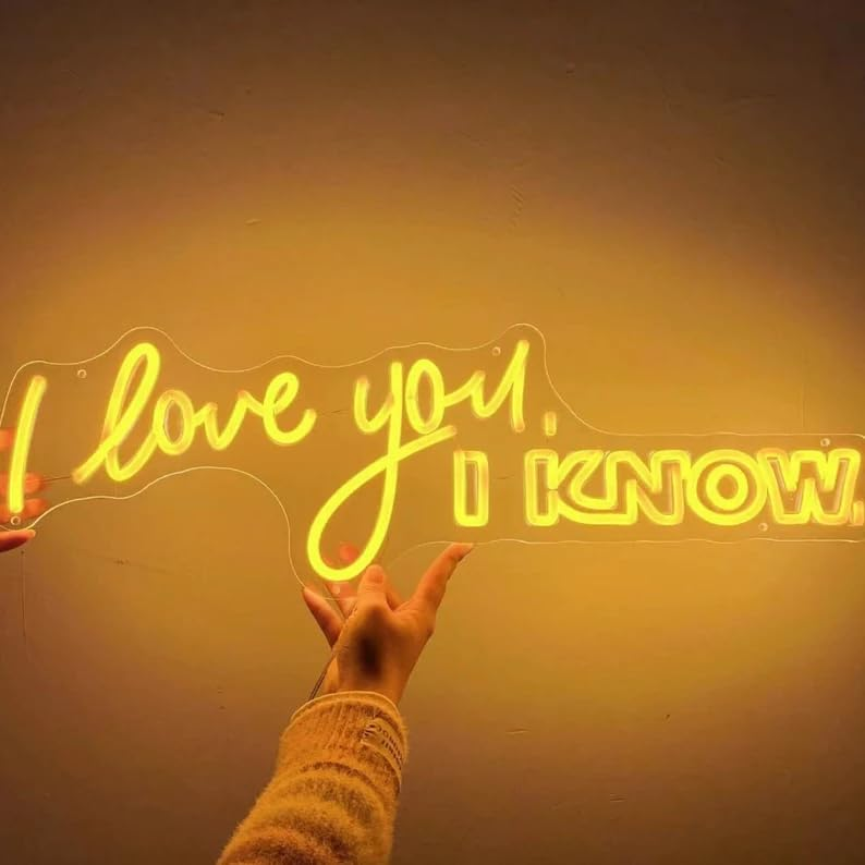 Letrero neon con frase de amor de Star Wars I love you. You know.